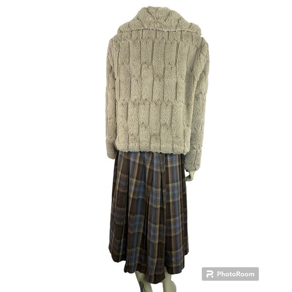 True Grit Dry Goods faux Fur Coat shawl collar and hook closing size Large - Picture 9 of 13